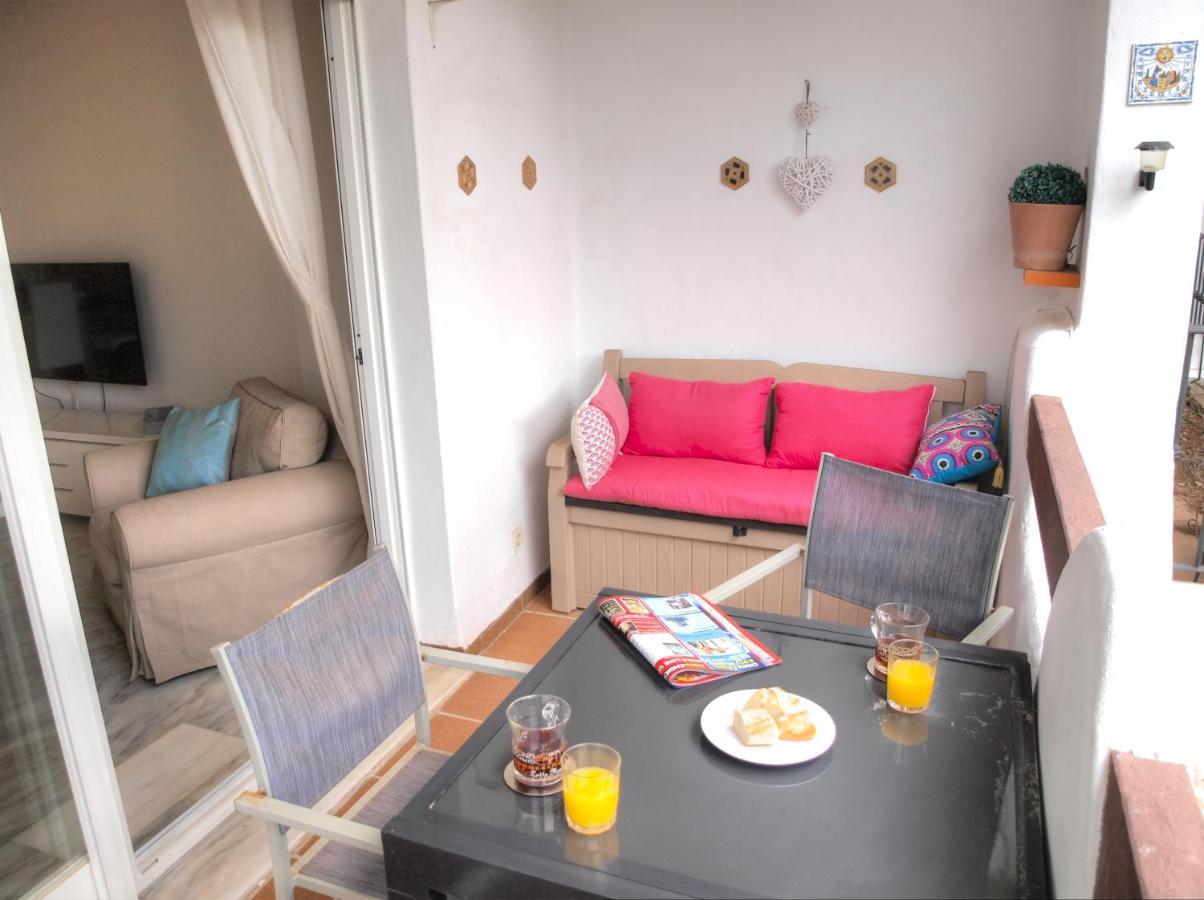 Sun Beach Apartment เอสเตโปนา ภายนอก รูปภาพ